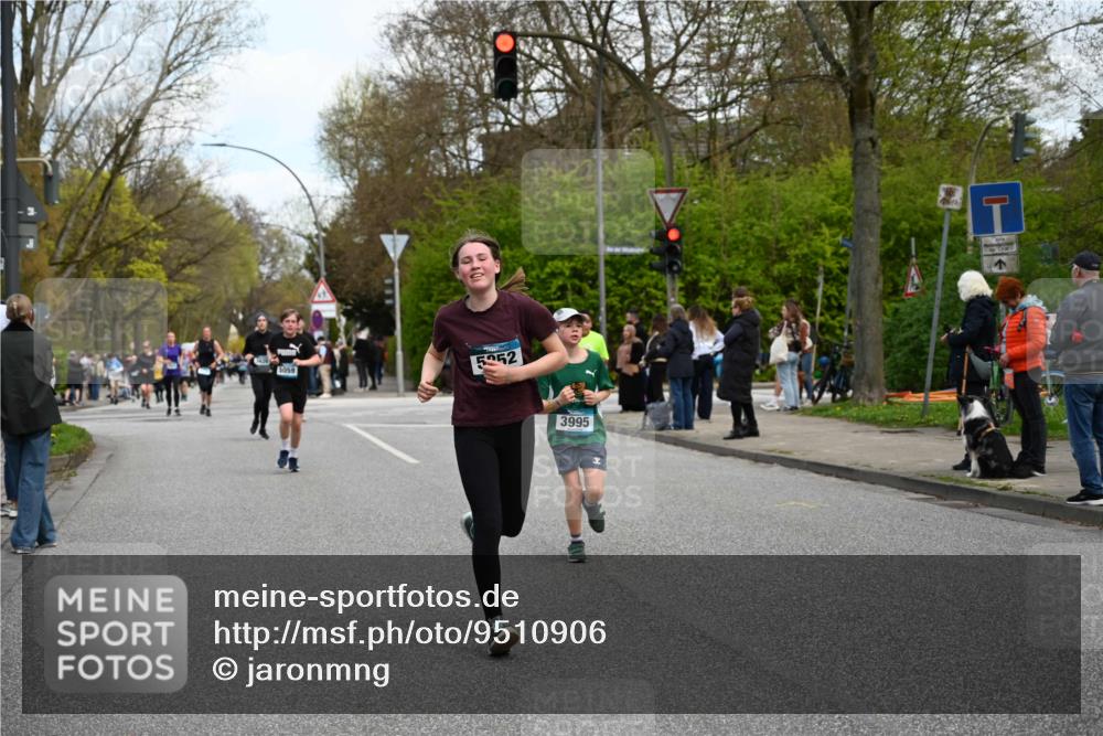 12.04.2026 - 45. Internationalen Wilhelmsburger Insellauf J. Mangold http://msf.ph/oto/9510906 12.04.2026 13:01:35 Ziel 5692, 4644, 4925, 5351, 5140, 4965, 3154, 4754, 4890, 4888, 4889, 5349, 3726, 5679, 5472, 5807, 5782, 4666, 5781, 5796, 2675, 2736, 3995, 5188, 5852, 3626, 5409, 5059, 2083, 5176, 4423, 4423, 2185, 5100, 4422, 2733, 4433, 2738, 3129 meine-sportfotos.de