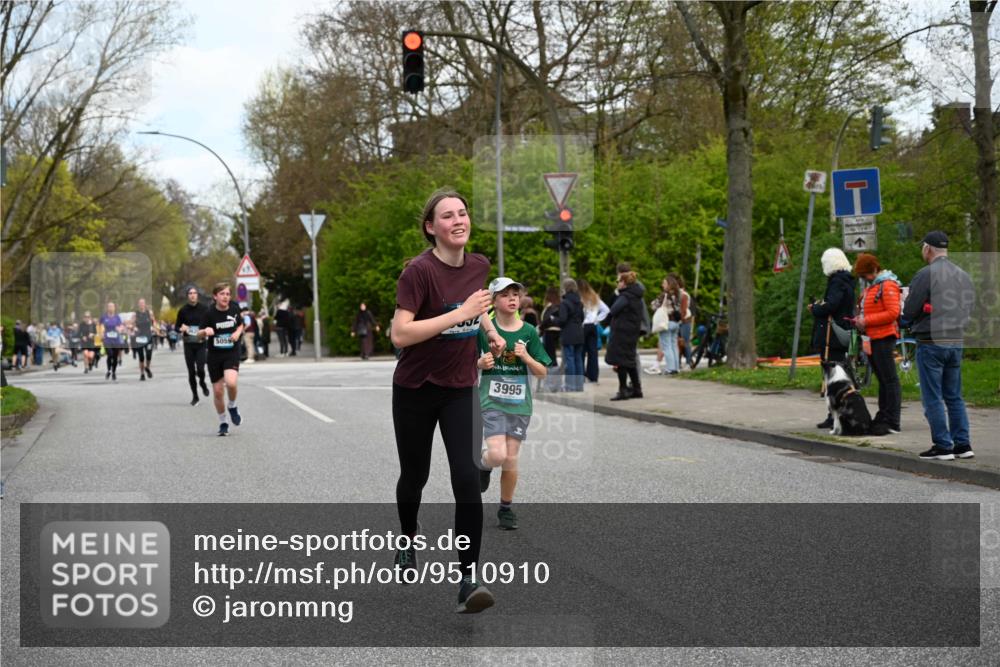 12.04.2026 - 45. Internationalen Wilhelmsburger Insellauf J. Mangold http://msf.ph/oto/9510910 12.04.2026 13:01:35 Ziel 5692, 4644, 4925, 5351, 5140, 4965, 3154, 4754, 4890, 4888, 4889, 5349, 3726, 5679, 5472, 5807, 5782, 4666, 5781, 5796, 2675, 2736, 3995, 5188, 5852, 3626, 5409, 5059, 2083, 5176, 4423, 4423, 2185, 5100, 4422, 2733, 4433, 2738, 3129 meine-sportfotos.de