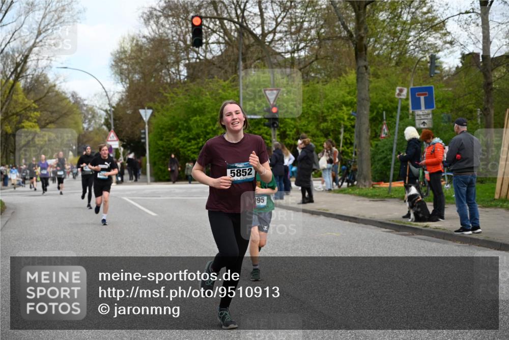 12.04.2026 - 45. Internationalen Wilhelmsburger Insellauf J. Mangold http://msf.ph/oto/9510913 12.04.2026 13:01:35 Ziel 5692, 4644, 4925, 5351, 5140, 4965, 3154, 4754, 4890, 4888, 4889, 5349, 3726, 5679, 5472, 5807, 5782, 4666, 5781, 5796, 2675, 2736, 3995, 5188, 5852, 3626, 5409, 5059, 2083, 5176, 4423, 4423, 2185, 5100, 4422, 2733, 4433, 2738, 3129 meine-sportfotos.de