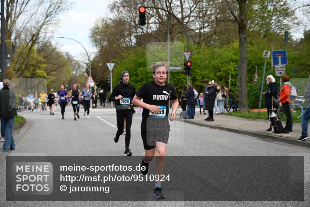 12.04.2026 - 45. Internationalen Wilhelmsburger Insellauf J. Mangold http://msf.ph/oto/9510924 12.04.2026 13:01:40 Ziel 4890, 4888, 4889, 5349, 3726, 5679, 5472, 5807, 5782, 4666, 5781, 5796, 2675, 2736, 3995, 5188, 5852, 3626, 5409, 5059, 2083, 5176, 4423, 2185, 5100, 4422, 2733, 4433, 2738, 3129, 3616, 5181, 5117, 3663, 5540, 5137 meine-sportfotos.de