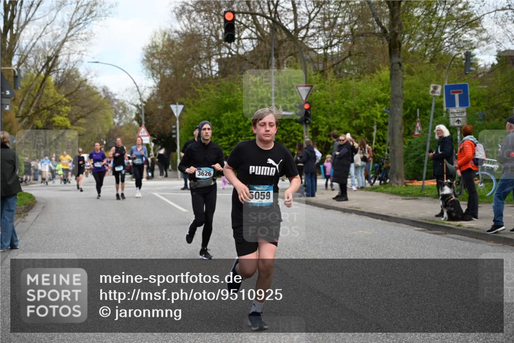 12.04.2026 - 45. Internationalen Wilhelmsburger Insellauf J. Mangold http://msf.ph/oto/9510925 12.04.2026 13:01:40 Ziel 4890, 4888, 4889, 5349, 3726, 5679, 5472, 5807, 5782, 4666, 5781, 5796, 2675, 2736, 3995, 5188, 5852, 3626, 5409, 5059, 2083, 5176, 4423, 2185, 5100, 4422, 2733, 4433, 2738, 3129, 3616, 5181, 5117, 3663, 5540, 5137 meine-sportfotos.de
