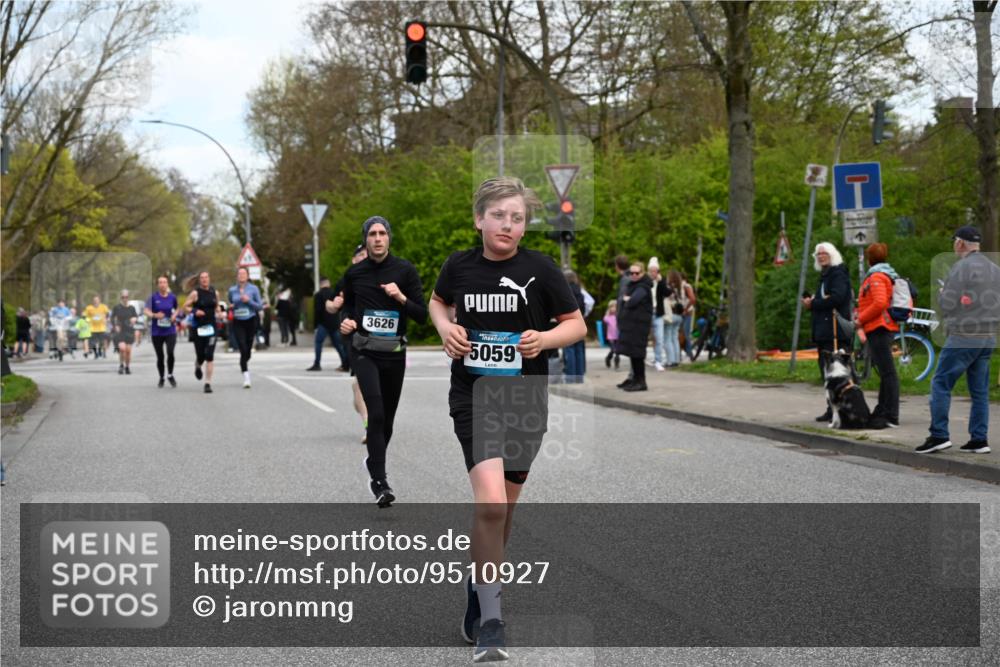 12.04.2026 - 45. Internationalen Wilhelmsburger Insellauf J. Mangold http://msf.ph/oto/9510927 12.04.2026 13:01:40 Ziel 4890, 4888, 4889, 5349, 3726, 5679, 5472, 5807, 5782, 4666, 5781, 5796, 2675, 2736, 3995, 5188, 5852, 3626, 5409, 5059, 2083, 5176, 4423, 2185, 5100, 4422, 2733, 4433, 2738, 3129, 3616, 5181, 5117, 3663, 5540, 5137 meine-sportfotos.de