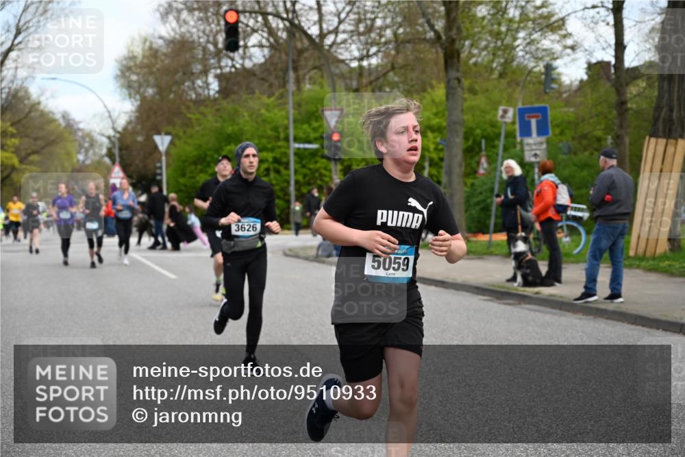 12.04.2026 - 45. Internationalen Wilhelmsburger Insellauf J. Mangold http://msf.ph/oto/9510933 12.04.2026 13:01:40 Ziel 4890, 4888, 4889, 5349, 3726, 5679, 5472, 5807, 5782, 4666, 5781, 5796, 2675, 2736, 3995, 5188, 5852, 3626, 5409, 5059, 2083, 5176, 4423, 2185, 5100, 4422, 2733, 4433, 2738, 3129, 3616, 5181, 5117, 3663, 5540, 5137 meine-sportfotos.de