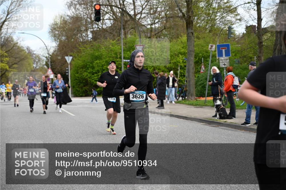 12.04.2026 - 45. Internationalen Wilhelmsburger Insellauf J. Mangold http://msf.ph/oto/9510934 12.04.2026 13:01:41 Ziel 4890, 4888, 4889, 5349, 3726, 5679, 5472, 5807, 5782, 4666, 5781, 5796, 2675, 2736, 3995, 5188, 5852, 3626, 5409, 5059, 2083, 5176, 4423, 2185, 5100, 4422, 4422, 2733, 4433, 2738, 3129, 3616, 5181, 5117, 3663, 5540, 5137, 4527, 4606, 5455 meine-sportfotos.de