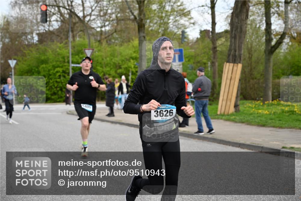 12.04.2026 - 45. Internationalen Wilhelmsburger Insellauf J. Mangold http://msf.ph/oto/9510943 12.04.2026 13:01:42 Ziel 5679, 5472, 5807, 5782, 4666, 5781, 5796, 2675, 2736, 3995, 5188, 5852, 3626, 5409, 5059, 2083, 2083, 5176, 4423, 2185, 5100, 4422, 2733, 4433, 2738, 3129, 3616, 5181, 5117, 3663, 5540, 5137, 4527, 4606, 5455, 4817, 4818 meine-sportfotos.de