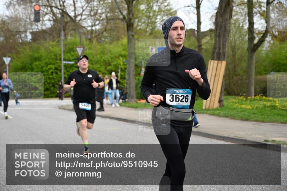 12.04.2026 - 45. Internationalen Wilhelmsburger Insellauf J. Mangold http://msf.ph/oto/9510945 12.04.2026 13:01:42 Ziel 5679, 5472, 5807, 5782, 4666, 5781, 5796, 2675, 2736, 3995, 5188, 5852, 3626, 5409, 5059, 2083, 2083, 5176, 4423, 2185, 5100, 4422, 2733, 4433, 2738, 3129, 3616, 5181, 5117, 3663, 5540, 5137, 4527, 4606, 5455, 4817, 4818 meine-sportfotos.de