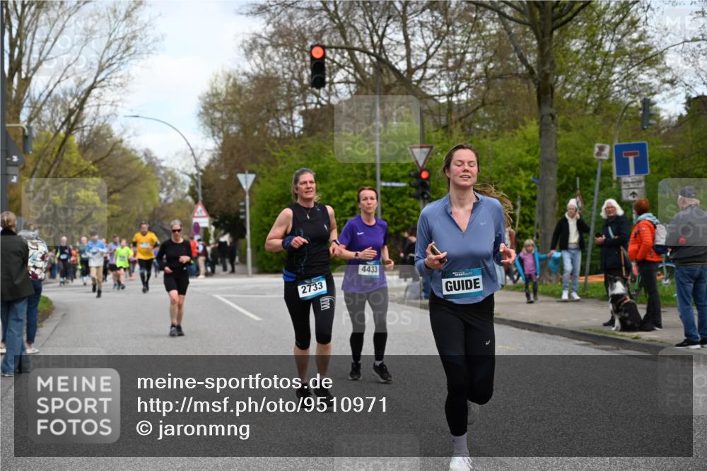 12.04.2026 - 45. Internationalen Wilhelmsburger Insellauf J. Mangold http://msf.ph/oto/9510971 12.04.2026 13:01:46 Ziel 5807, 5782, 4666, 5781, 5796, 2675, 2736, 3995, 5188, 5852, 3626, 5409, 5059, 2083, 5176, 4423, 2185, 5100, 4422, 2733, 4433, 2738, 3129, 3616, 5181, 5117, 3663, 5540, 5137, 4527, 4606, 5455, 4817, 4818, 4966, 2278, 2292, 2057, 5068, 3858, 3859, 4525 meine-sportfotos.de