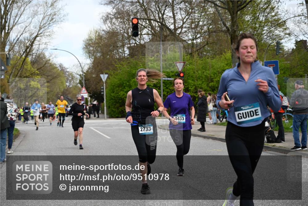 12.04.2026 - 45. Internationalen Wilhelmsburger Insellauf J. Mangold http://msf.ph/oto/9510978 12.04.2026 13:01:47 Ziel 5782, 4666, 5781, 5796, 2675, 2736, 3995, 5188, 5852, 3626, 5409, 5059, 2083, 5176, 4423, 4423, 2185, 5100, 4422, 2733, 4433, 2738, 3129, 3129, 3616, 5181, 5117, 3663, 5540, 5137, 4527, 4606, 5455, 4817, 4818, 4966, 2278, 2292, 2057, 5068, 3858, 3859, 4525, 4072, 2086, 5827 meine-sportfotos.de