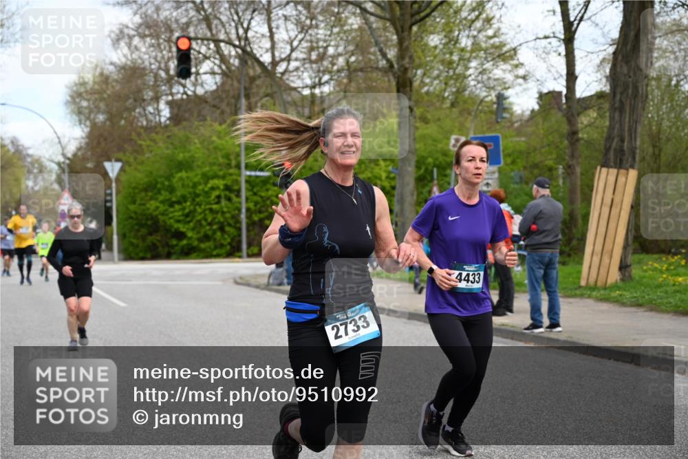 12.04.2026 - 45. Internationalen Wilhelmsburger Insellauf J. Mangold http://msf.ph/oto/9510992 12.04.2026 13:01:48 Ziel 5796, 2675, 2736, 3995, 5188, 5852, 3626, 5409, 5059, 2083, 5176, 4423, 2185, 5100, 4422, 2733, 4433, 2738, 3129, 3616, 3616, 5181, 5117, 3663, 5540, 5137, 4527, 4606, 5455, 4817, 4818, 4966, 2278, 2292, 2057, 5068, 3858, 3859, 4525, 4072, 2086, 5827, 4310, 4308 meine-sportfotos.de