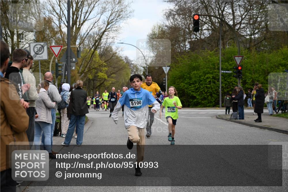 12.04.2026 - 45. Internationalen Wilhelmsburger Insellauf J. Mangold http://msf.ph/oto/9510993 12.04.2026 13:01:53 Ziel 2736, 3995, 5188, 5852, 3626, 5409, 5059, 2083, 5176, 4423, 2185, 5100, 4422, 4422, 2733, 4433, 2738, 3129, 3616, 5181, 5117, 3663, 5540, 5137, 4527, 4606, 5455, 4527, 4606, 5455, 4817, 4818, 4966, 2278, 2292, 2057, 5068, 3858, 3859, 4525, 4072, 2086, 5827, 4310, 4308, 5165, 4584, 5123 meine-sportfotos.de