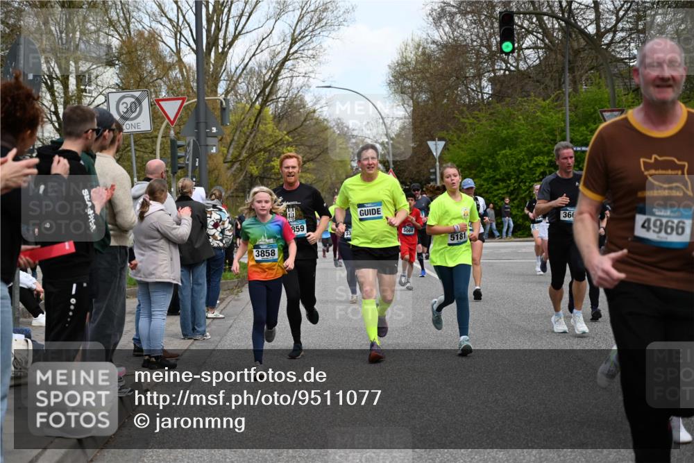 12.04.2026 - 45. Internationalen Wilhelmsburger Insellauf J. Mangold http://msf.ph/oto/9511077 12.04.2026 13:02:06 Ziel 2083, 5176, 4423, 2185, 5100, 4422, 2733, 4433, 2738, 3129, 3616, 5181, 5117, 3663, 5540, 5137, 4527, 4606, 5455, 4817, 4818, 4817, 4818, 4966, 2278, 2292, 2057, 5068, 3858, 3859, 4525, 4072, 2086, 5827, 4310, 4308, 5165, 4584, 5123, 5177, 5178, 5177, 5178, 5658, 4235, 3128, 5175, 3510, 4618, 4617, 4990, 3170, 4719, 4854, 3761, 4253, 5022, 4239, 3618, 3784, 5329, 5330, 4099 meine-sportfotos.de