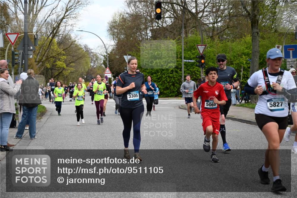 12.04.2026 - 45. Internationalen Wilhelmsburger Insellauf J. Mangold http://msf.ph/oto/9511105 12.04.2026 13:02:09 Ziel 5176, 4423, 2185, 5100, 4422, 2733, 4433, 2738, 3129, 3616, 5181, 5117, 3663, 5540, 5137, 4527, 4606, 5455, 4817, 4818, 4966, 2278, 2292, 2057, 2057, 5068, 3858, 3859, 4525, 4072, 2086, 5827, 4310, 4308, 5165, 4584, 5123, 5177, 5178, 5658, 4235, 3128, 5175, 5175, 3510, 4618, 4617, 4990, 3170, 4719, 4854, 3761, 4253, 5022, 4239, 3618, 3784, 5329, 5330, 4099, 4576, 4100, 2023, 5091 meine-sportfotos.de