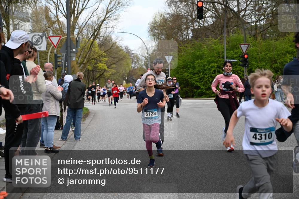 12.04.2026 - 45. Internationalen Wilhelmsburger Insellauf J. Mangold http://msf.ph/oto/9511177 12.04.2026 13:02:20 Ziel 2733, 4433, 2738, 3129, 3616, 5181, 5117, 3663, 5540, 5137, 4527, 4606, 5455, 4817, 4818, 4966, 2278, 2292, 2057, 5068, 3858, 3859, 4525, 4072, 2086, 5827, 4310, 4308, 5165, 4584, 5123, 5177, 5178, 5658, 4235, 3128, 4235, 3128, 5175, 3510, 4618, 4617, 4990, 3170, 4719, 4854, 3761, 4253, 5022, 4239, 3618, 3784, 5329, 5330, 4099, 4576, 4100, 2023, 5091, 2023, 5091, 5072, 5061, 4858, 5730, 4760, 5197, 5077, 5151, 4805, 4797, 4123 meine-sportfotos.de