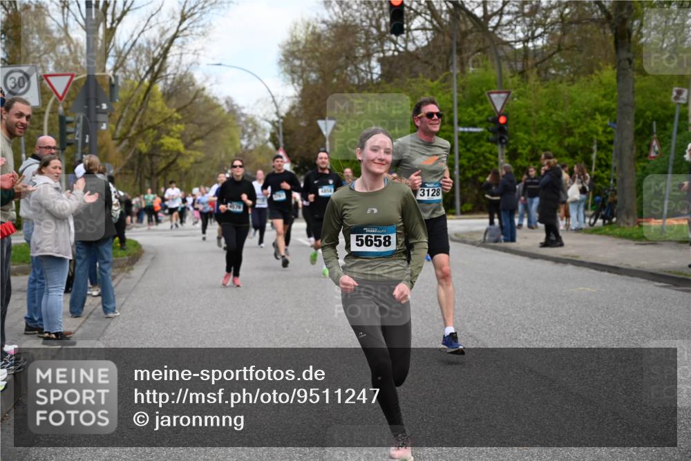12.04.2026 - 45. Internationalen Wilhelmsburger Insellauf J. Mangold http://msf.ph/oto/9511247 12.04.2026 13:02:28 Ziel 5181, 5117, 3663, 5540, 5137, 4527, 4606, 5455, 4817, 4818, 4966, 2278, 2292, 2057, 5068, 3858, 3859, 4525, 4072, 2086, 5827, 4310, 4308, 5165, 4584, 5123, 5177, 5178, 5658, 4235, 3128, 5175, 3510, 4618, 4617, 4990, 3170, 4719, 4854, 3761, 4253, 5022, 4239, 3618, 4239, 3618, 3784, 5329, 5330, 4099, 4576, 4100, 2023, 5091, 5072, 5061, 4858, 5730, 4760, 5197, 5077, 5151, 5077, 5151, 4805, 4797, 4123, 4650, 5162, 4816, 3454, 3062, 4523, 2704 meine-sportfotos.de