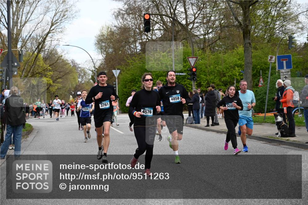12.04.2026 - 45. Internationalen Wilhelmsburger Insellauf J. Mangold http://msf.ph/oto/9511263 12.04.2026 13:02:31 Ziel 4817, 4818, 4966, 2278, 2292, 2057, 5068, 3858, 3859, 4525, 4072, 2086, 5827, 4310, 4308, 5165, 4584, 5123, 5177, 5178, 5658, 4235, 3128, 5175, 3510, 4618, 4617, 4990, 3170, 4719, 4854, 3761, 4253, 5022, 4239, 3618, 3784, 5329, 5330, 4099, 4576, 4100, 4576, 4100, 2023, 5091, 5072, 5061, 4858, 5730, 4760, 5197, 5077, 5151, 4805, 4797, 4123, 4650, 5162, 4816, 3454, 3062, 4523, 2704, 4413, 5428, 2938, 5116, 4267, 2939 meine-sportfotos.de