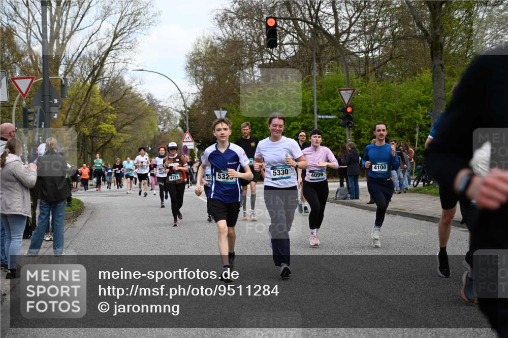 12.04.2026 - 45. Internationalen Wilhelmsburger Insellauf J. Mangold http://msf.ph/oto/9511284 12.04.2026 13:02:34 Ziel 2057, 5068, 3858, 3859, 4525, 4072, 2086, 5827, 4310, 4308, 5165, 4584, 5123, 5177, 5178, 5658, 4235, 3128, 5175, 3510, 4618, 4617, 4990, 3170, 4719, 4854, 3761, 4253, 5022, 4239, 3618, 3784, 5329, 5330, 4099, 4576, 4100, 2023, 5091, 5072, 5072, 5061, 4858, 5730, 4760, 5197, 5077, 5151, 4805, 4797, 4123, 4650, 5162, 4816, 3454, 3062, 4523, 2704, 4413, 5428, 2938, 5116, 4267, 2939, 5138, 3489 meine-sportfotos.de