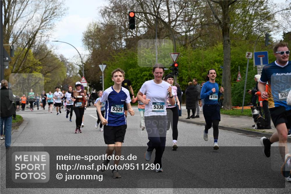 12.04.2026 - 45. Internationalen Wilhelmsburger Insellauf J. Mangold http://msf.ph/oto/9511290 12.04.2026 13:02:34 Ziel 2057, 5068, 3858, 3859, 4525, 4072, 2086, 5827, 4310, 4308, 5165, 4584, 5123, 5177, 5178, 5658, 4235, 3128, 5175, 3510, 4618, 4617, 4990, 3170, 4719, 4854, 3761, 4253, 5022, 4239, 3618, 3784, 5329, 5330, 4099, 4576, 4100, 2023, 5091, 5072, 5072, 5061, 4858, 5730, 4760, 5197, 5077, 5151, 4805, 4797, 4123, 4650, 5162, 4816, 3454, 3062, 4523, 2704, 4413, 5428, 2938, 5116, 4267, 2939, 5138, 3489 meine-sportfotos.de
