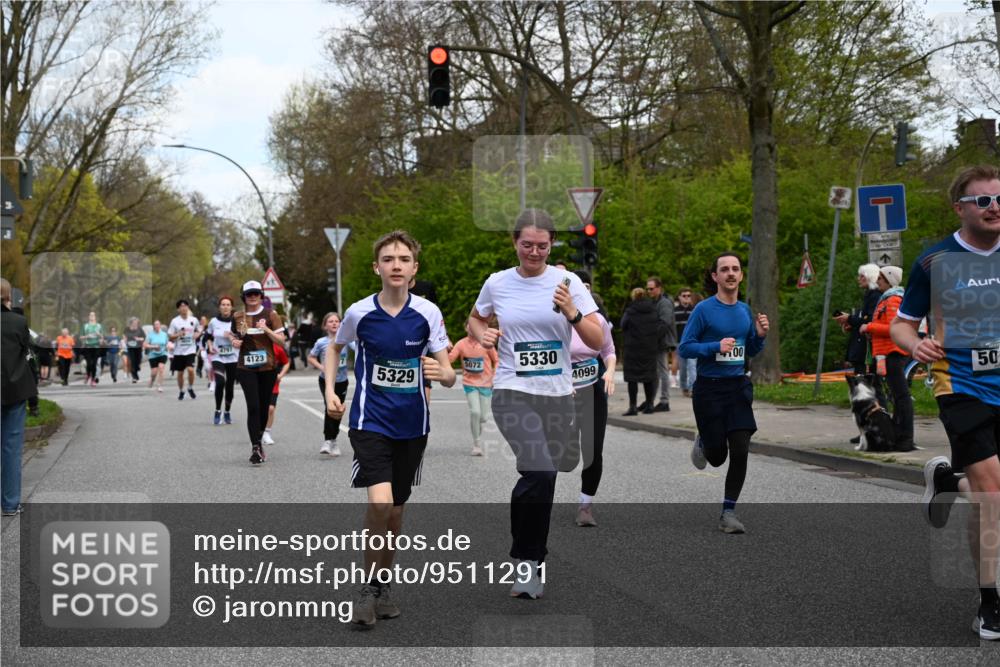 12.04.2026 - 45. Internationalen Wilhelmsburger Insellauf J. Mangold http://msf.ph/oto/9511291 12.04.2026 13:02:34 Ziel 2057, 5068, 3858, 3859, 4525, 4072, 2086, 5827, 4310, 4308, 5165, 4584, 5123, 5177, 5178, 5658, 4235, 3128, 5175, 3510, 4618, 4617, 4990, 3170, 4719, 4854, 3761, 4253, 5022, 4239, 3618, 3784, 5329, 5330, 4099, 4576, 4100, 2023, 5091, 5072, 5072, 5061, 4858, 5730, 4760, 5197, 5077, 5151, 4805, 4797, 4123, 4650, 5162, 4816, 3454, 3062, 4523, 2704, 4413, 5428, 2938, 5116, 4267, 2939, 5138, 3489 meine-sportfotos.de
