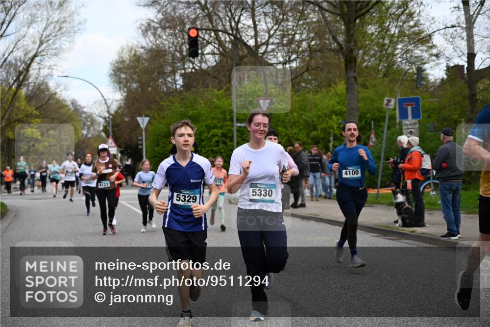12.04.2026 - 45. Internationalen Wilhelmsburger Insellauf J. Mangold http://msf.ph/oto/9511294 12.04.2026 13:02:34 Ziel 2057, 5068, 3858, 3859, 4525, 4072, 2086, 5827, 4310, 4308, 5165, 4584, 5123, 5177, 5178, 5658, 4235, 3128, 5175, 3510, 4618, 4617, 4990, 3170, 4719, 4854, 3761, 4253, 5022, 4239, 3618, 3784, 5329, 5330, 4099, 4576, 4100, 2023, 5091, 5072, 5072, 5061, 4858, 5730, 4760, 5197, 5077, 5151, 4805, 4797, 4123, 4650, 5162, 4816, 3454, 3062, 4523, 2704, 4413, 5428, 2938, 5116, 4267, 2939, 5138, 3489 meine-sportfotos.de