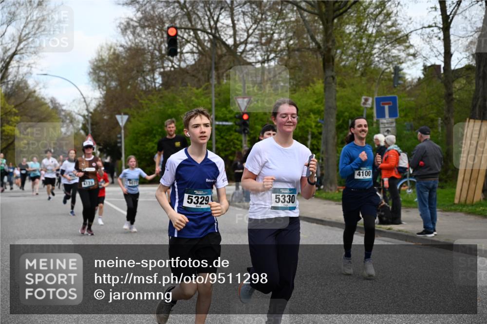 12.04.2026 - 45. Internationalen Wilhelmsburger Insellauf J. Mangold http://msf.ph/oto/9511298 12.04.2026 13:02:35 Ziel 5068, 3858, 3859, 4525, 4072, 2086, 5827, 4310, 4308, 5165, 4584, 5123, 5177, 5178, 5658, 4235, 3128, 5175, 3510, 4618, 4617, 4990, 3170, 4719, 4854, 3761, 4253, 5022, 4239, 3618, 3784, 5329, 5330, 4099, 4576, 4100, 2023, 5091, 5072, 5061, 4858, 5730, 4760, 5197, 5077, 5151, 4805, 4797, 4123, 4650, 5162, 4816, 3454, 3062, 4523, 2704, 4413, 5428, 2938, 5116, 4267, 2939, 5138, 3489, 5683 meine-sportfotos.de