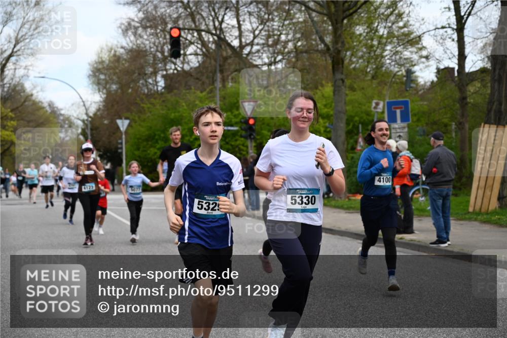 12.04.2026 - 45. Internationalen Wilhelmsburger Insellauf J. Mangold http://msf.ph/oto/9511299 12.04.2026 13:02:35 Ziel 5068, 3858, 3859, 4525, 4072, 2086, 5827, 4310, 4308, 5165, 4584, 5123, 5177, 5178, 5658, 4235, 3128, 5175, 3510, 4618, 4617, 4990, 3170, 4719, 4854, 3761, 4253, 5022, 4239, 3618, 3784, 5329, 5330, 4099, 4576, 4100, 2023, 5091, 5072, 5061, 4858, 5730, 4760, 5197, 5077, 5151, 4805, 4797, 4123, 4650, 5162, 4816, 3454, 3062, 4523, 2704, 4413, 5428, 2938, 5116, 4267, 2939, 5138, 3489, 5683 meine-sportfotos.de