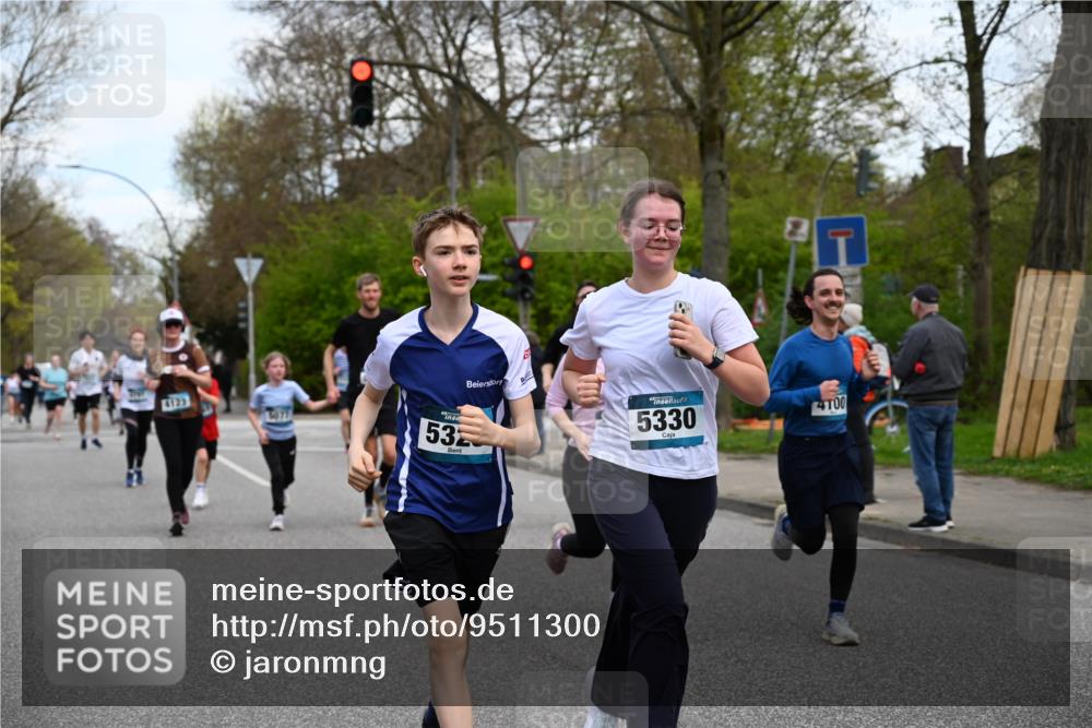 12.04.2026 - 45. Internationalen Wilhelmsburger Insellauf J. Mangold http://msf.ph/oto/9511300 12.04.2026 13:02:35 Ziel 5068, 3858, 3859, 4525, 4072, 2086, 5827, 4310, 4308, 5165, 4584, 5123, 5177, 5178, 5658, 4235, 3128, 5175, 3510, 4618, 4617, 4990, 3170, 4719, 4854, 3761, 4253, 5022, 4239, 3618, 3784, 5329, 5330, 4099, 4576, 4100, 2023, 5091, 5072, 5061, 4858, 5730, 4760, 5197, 5077, 5151, 4805, 4797, 4123, 4650, 5162, 4816, 3454, 3062, 4523, 2704, 4413, 5428, 2938, 5116, 4267, 2939, 5138, 3489, 5683 meine-sportfotos.de