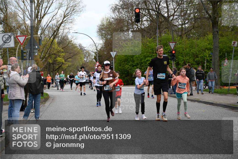12.04.2026 - 45. Internationalen Wilhelmsburger Insellauf J. Mangold http://msf.ph/oto/9511309 12.04.2026 13:02:36 Ziel 4072, 2086, 5827, 4310, 4308, 5165, 4584, 5123, 5177, 5178, 5658, 4235, 3128, 5175, 3510, 4618, 4617, 4990, 3170, 4719, 4854, 3761, 4253, 5022, 4239, 3618, 3784, 5329, 5330, 4099, 4576, 4100, 2023, 5091, 5072, 5061, 4858, 5730, 4760, 5197, 5077, 5151, 4805, 4797, 4123, 4650, 5162, 4816, 5162, 4816, 3454, 3062, 4523, 2704, 4413, 5428, 2938, 5116, 4267, 2939, 5138, 3489, 5683 meine-sportfotos.de