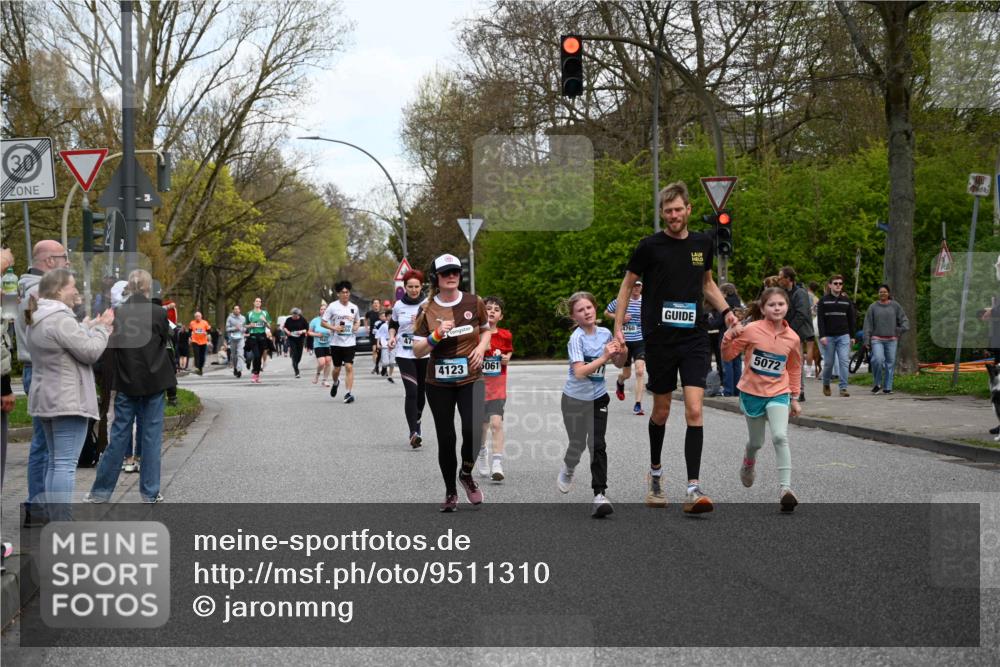 12.04.2026 - 45. Internationalen Wilhelmsburger Insellauf J. Mangold http://msf.ph/oto/9511310 12.04.2026 13:02:36 Ziel 4072, 2086, 5827, 4310, 4308, 5165, 4584, 5123, 5177, 5178, 5658, 4235, 3128, 5175, 3510, 4618, 4617, 4990, 3170, 4719, 4854, 3761, 4253, 5022, 4239, 3618, 3784, 5329, 5330, 4099, 4576, 4100, 2023, 5091, 5072, 5061, 4858, 5730, 4760, 5197, 5077, 5151, 4805, 4797, 4123, 4650, 5162, 4816, 5162, 4816, 3454, 3062, 4523, 2704, 4413, 5428, 2938, 5116, 4267, 2939, 5138, 3489, 5683 meine-sportfotos.de