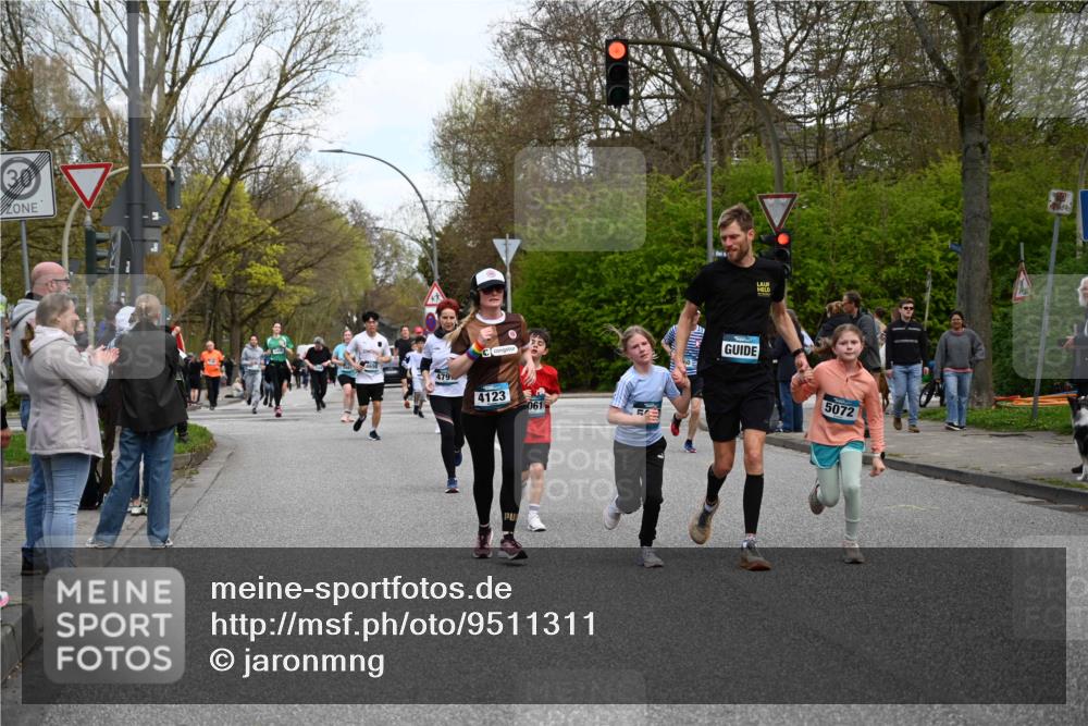 12.04.2026 - 45. Internationalen Wilhelmsburger Insellauf J. Mangold http://msf.ph/oto/9511311 12.04.2026 13:02:36 Ziel 4072, 2086, 5827, 4310, 4308, 5165, 4584, 5123, 5177, 5178, 5658, 4235, 3128, 5175, 3510, 4618, 4617, 4990, 3170, 4719, 4854, 3761, 4253, 5022, 4239, 3618, 3784, 5329, 5330, 4099, 4576, 4100, 2023, 5091, 5072, 5061, 4858, 5730, 4760, 5197, 5077, 5151, 4805, 4797, 4123, 4650, 5162, 4816, 5162, 4816, 3454, 3062, 4523, 2704, 4413, 5428, 2938, 5116, 4267, 2939, 5138, 3489, 5683 meine-sportfotos.de