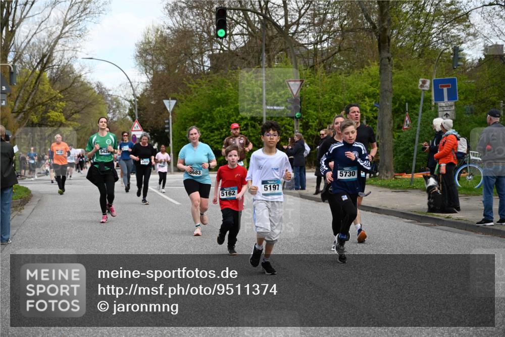 12.04.2026 - 45. Internationalen Wilhelmsburger Insellauf J. Mangold http://msf.ph/oto/9511374 12.04.2026 13:02:46 Ziel 5175, 3510, 4618, 4617, 4990, 3170, 4719, 4854, 3761, 4253, 5022, 4239, 3618, 3784, 5329, 5330, 4099, 4576, 4100, 2023, 5091, 5072, 5061, 4858, 5730, 4760, 5197, 5077, 5151, 4805, 4797, 4123, 4650, 5162, 4816, 3454, 3062, 4523, 2704, 4413, 5428, 2938, 5116, 4267, 2939, 5138, 3489, 5683, 5436, 3313, 5470, 4743, 4323, 3962, 3652 meine-sportfotos.de