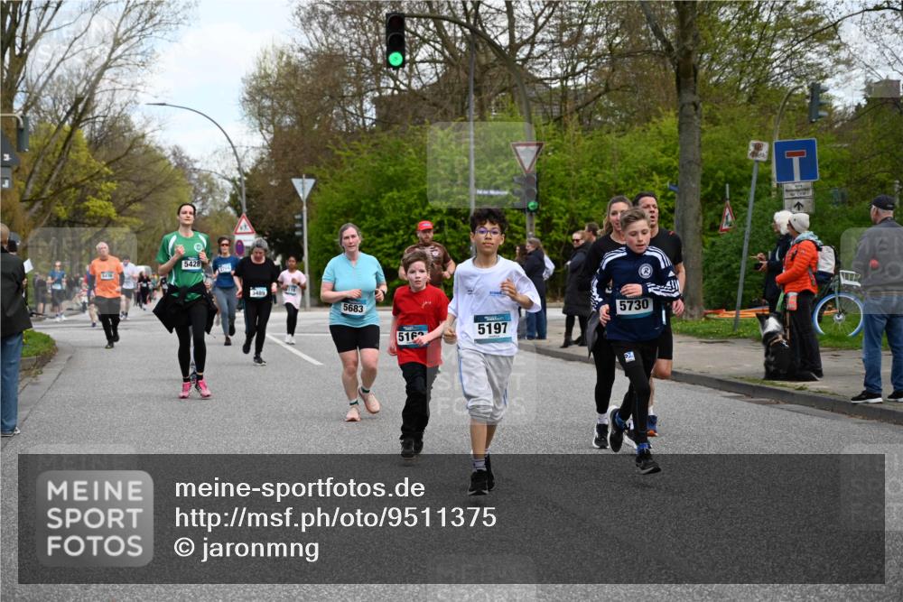 12.04.2026 - 45. Internationalen Wilhelmsburger Insellauf J. Mangold http://msf.ph/oto/9511375 12.04.2026 13:02:46 Ziel 5175, 3510, 4618, 4617, 4990, 3170, 4719, 4854, 3761, 4253, 5022, 4239, 3618, 3784, 5329, 5330, 4099, 4576, 4100, 2023, 5091, 5072, 5061, 4858, 5730, 4760, 5197, 5077, 5151, 4805, 4797, 4123, 4650, 5162, 4816, 3454, 3062, 4523, 2704, 4413, 5428, 2938, 5116, 4267, 2939, 5138, 3489, 5683, 5436, 3313, 5470, 4743, 4323, 3962, 3652 meine-sportfotos.de