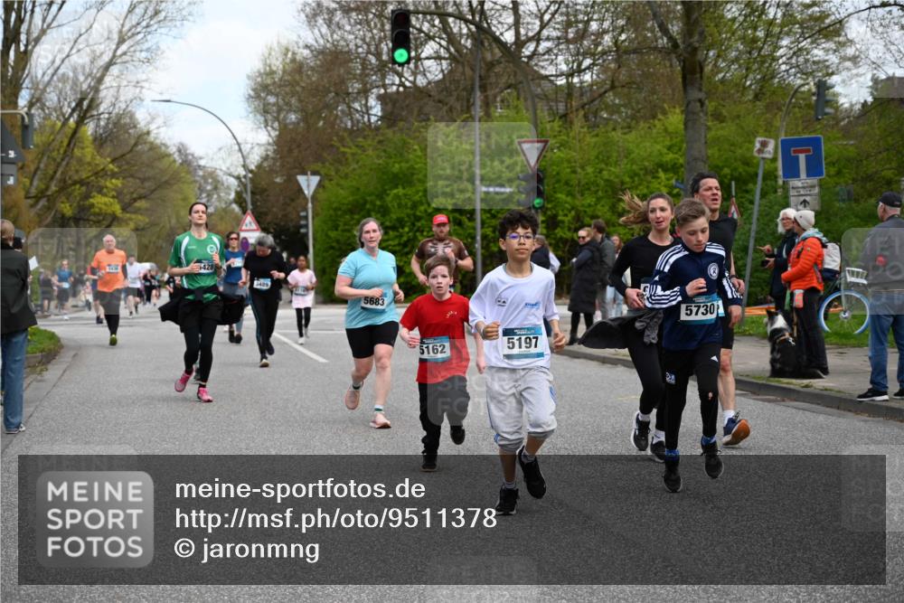 12.04.2026 - 45. Internationalen Wilhelmsburger Insellauf J. Mangold http://msf.ph/oto/9511378 12.04.2026 13:02:46 Ziel 5175, 3510, 4618, 4617, 4990, 3170, 4719, 4854, 3761, 4253, 5022, 4239, 3618, 3784, 5329, 5330, 4099, 4576, 4100, 2023, 5091, 5072, 5061, 4858, 5730, 4760, 5197, 5077, 5151, 4805, 4797, 4123, 4650, 5162, 4816, 3454, 3062, 4523, 2704, 4413, 5428, 2938, 5116, 4267, 2939, 5138, 3489, 5683, 5436, 3313, 5470, 4743, 4323, 3962, 3652 meine-sportfotos.de