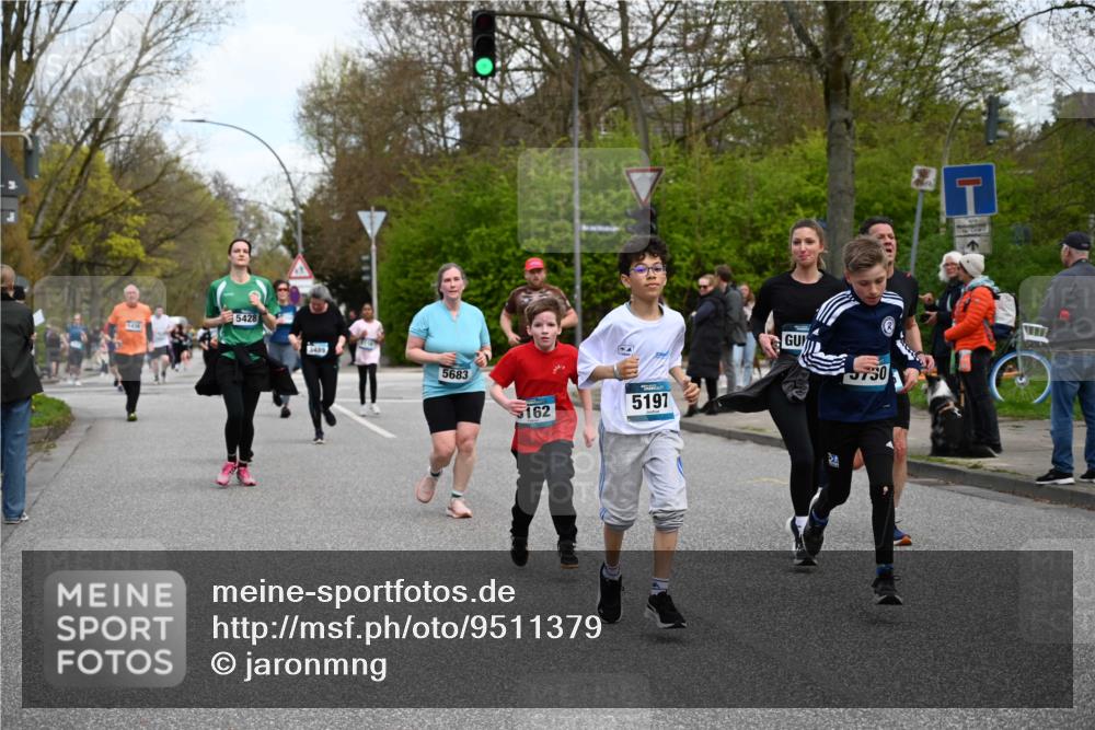 12.04.2026 - 45. Internationalen Wilhelmsburger Insellauf J. Mangold http://msf.ph/oto/9511379 12.04.2026 13:02:46 Ziel 5175, 3510, 4618, 4617, 4990, 3170, 4719, 4854, 3761, 4253, 5022, 4239, 3618, 3784, 5329, 5330, 4099, 4576, 4100, 2023, 5091, 5072, 5061, 4858, 5730, 4760, 5197, 5077, 5151, 4805, 4797, 4123, 4650, 5162, 4816, 3454, 3062, 4523, 2704, 4413, 5428, 2938, 5116, 4267, 2939, 5138, 3489, 5683, 5436, 3313, 5470, 4743, 4323, 3962, 3652 meine-sportfotos.de