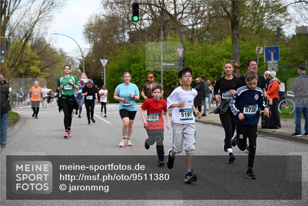 12.04.2026 - 45. Internationalen Wilhelmsburger Insellauf J. Mangold http://msf.ph/oto/9511380 12.04.2026 13:02:46 Ziel 5175, 3510, 4618, 4617, 4990, 3170, 4719, 4854, 3761, 4253, 5022, 4239, 3618, 3784, 5329, 5330, 4099, 4576, 4100, 2023, 5091, 5072, 5061, 4858, 5730, 4760, 5197, 5077, 5151, 4805, 4797, 4123, 4650, 5162, 4816, 3454, 3062, 4523, 2704, 4413, 5428, 2938, 5116, 4267, 2939, 5138, 3489, 5683, 5436, 3313, 5470, 4743, 4323, 3962, 3652 meine-sportfotos.de