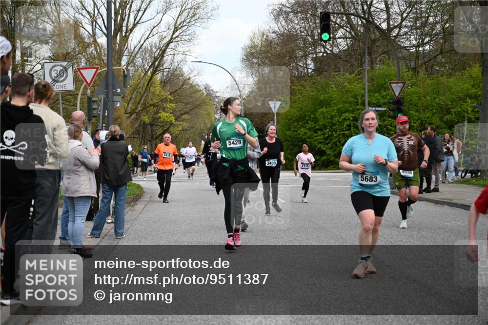12.04.2026 - 45. Internationalen Wilhelmsburger Insellauf J. Mangold http://msf.ph/oto/9511387 12.04.2026 13:02:47 Ziel 3510, 4618, 4617, 4990, 3170, 4719, 4854, 3761, 4253, 5022, 4239, 3618, 3784, 5329, 5330, 4099, 4576, 4100, 2023, 5091, 5072, 5061, 4858, 5730, 4760, 5197, 5077, 5151, 4805, 4797, 4123, 4650, 5162, 4816, 3454, 3062, 4523, 2704, 4413, 5428, 2938, 5116, 4267, 2939, 5138, 3489, 5683, 5683, 5436, 3313, 5470, 4743, 4323, 3962, 3652 meine-sportfotos.de