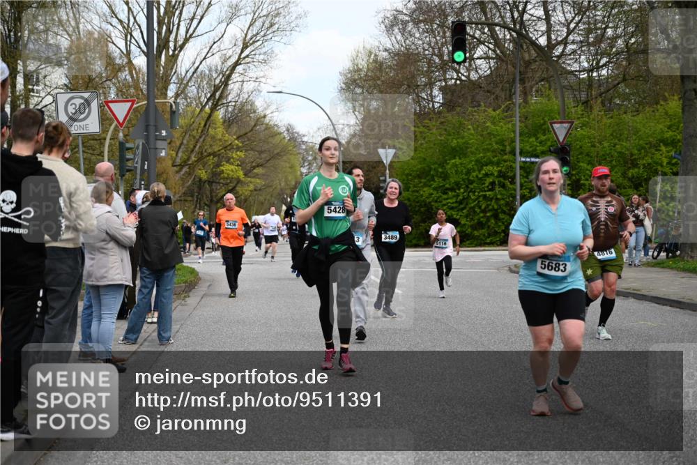 12.04.2026 - 45. Internationalen Wilhelmsburger Insellauf J. Mangold http://msf.ph/oto/9511391 12.04.2026 13:02:48 Ziel 4618, 4617, 4990, 3170, 4719, 4854, 3761, 4253, 5022, 4239, 3618, 3784, 5329, 5330, 4099, 4576, 4100, 2023, 5091, 5072, 5061, 4858, 5730, 4760, 5197, 5077, 5151, 4805, 4797, 4123, 4650, 5162, 4816, 5162, 4816, 3454, 3062, 4523, 2704, 4413, 5428, 2938, 5116, 4267, 2939, 5138, 3489, 5683, 5436, 3313, 5470, 4743, 4323, 3962, 3652 meine-sportfotos.de