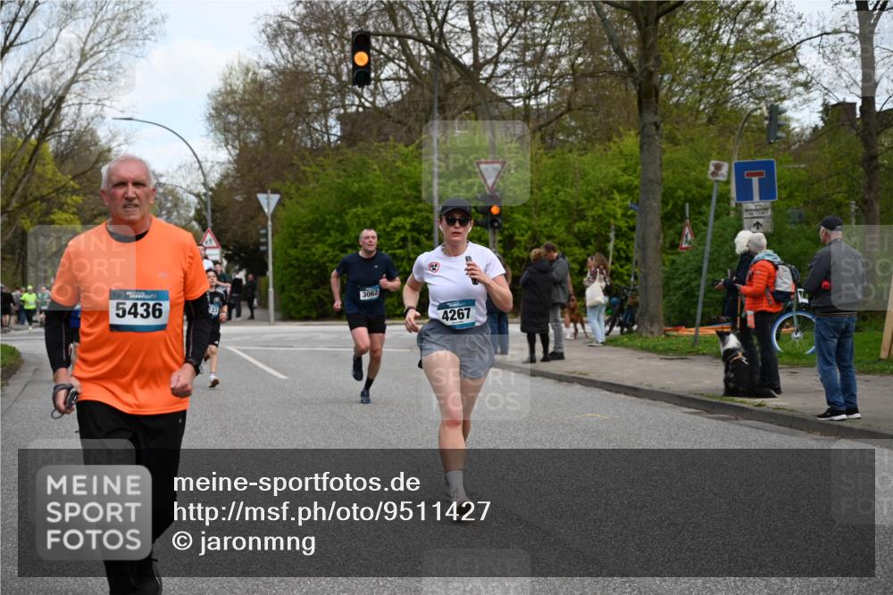 12.04.2026 - 45. Internationalen Wilhelmsburger Insellauf J. Mangold http://msf.ph/oto/9511427 12.04.2026 13:02:54 Ziel 3784, 5329, 5330, 4099, 4576, 4100, 2023, 5091, 5072, 5061, 4858, 5730, 4760, 5197, 5077, 5151, 4805, 4797, 4123, 4650, 5162, 4816, 3454, 3062, 4523, 2704, 4413, 5428, 2938, 5116, 4267, 2939, 5138, 3489, 5683, 5436, 3313, 5470, 4743, 4323, 3962, 3652, 2642, 4780, 5063, 2508, 5200 meine-sportfotos.de