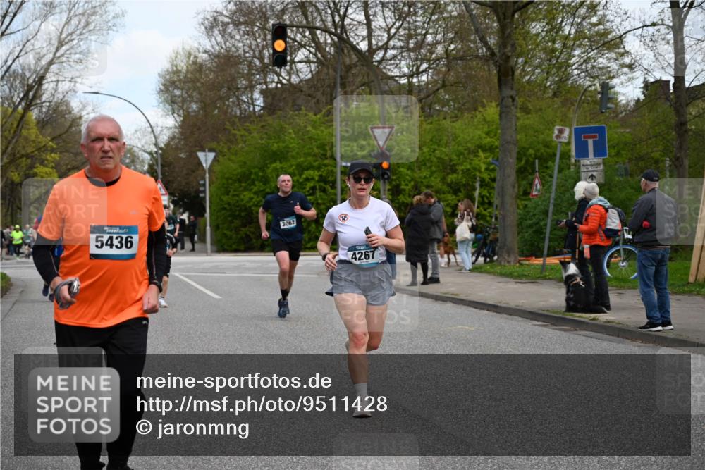 12.04.2026 - 45. Internationalen Wilhelmsburger Insellauf J. Mangold http://msf.ph/oto/9511428 12.04.2026 13:02:54 Ziel 3784, 5329, 5330, 4099, 4576, 4100, 2023, 5091, 5072, 5061, 4858, 5730, 4760, 5197, 5077, 5151, 4805, 4797, 4123, 4650, 5162, 4816, 3454, 3062, 4523, 2704, 4413, 5428, 2938, 5116, 4267, 2939, 5138, 3489, 5683, 5436, 3313, 5470, 4743, 4323, 3962, 3652, 2642, 4780, 5063, 2508, 5200 meine-sportfotos.de