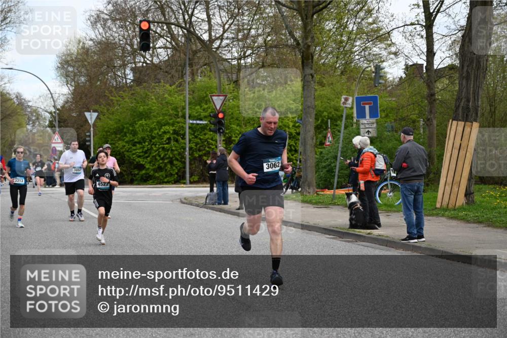 12.04.2026 - 45. Internationalen Wilhelmsburger Insellauf J. Mangold http://msf.ph/oto/9511429 12.04.2026 13:02:56 Ziel 4576, 4100, 2023, 5091, 5072, 5061, 4858, 5730, 4760, 5197, 5077, 5151, 4805, 4797, 4123, 4650, 5162, 4816, 3454, 3062, 4523, 2704, 4413, 5428, 2938, 5116, 4267, 2939, 5138, 5138, 3489, 5683, 5436, 3313, 5470, 4743, 4323, 3962, 4323, 3962, 3652, 2642, 4780, 5063, 2508, 5200, 5208, 4842, 2287 meine-sportfotos.de