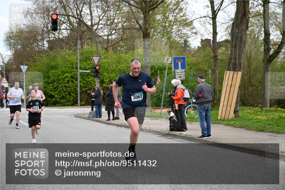 12.04.2026 - 45. Internationalen Wilhelmsburger Insellauf J. Mangold http://msf.ph/oto/9511432 12.04.2026 13:02:56 Ziel 4576, 4100, 2023, 5091, 5072, 5061, 4858, 5730, 4760, 5197, 5077, 5151, 4805, 4797, 4123, 4650, 5162, 4816, 3454, 3062, 4523, 2704, 4413, 5428, 2938, 5116, 4267, 2939, 5138, 5138, 3489, 5683, 5436, 3313, 5470, 4743, 4323, 3962, 4323, 3962, 3652, 2642, 4780, 5063, 2508, 5200, 5208, 4842, 2287 meine-sportfotos.de