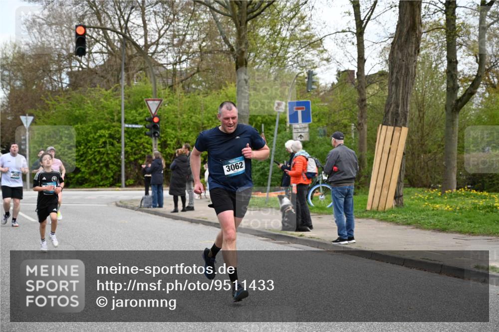 12.04.2026 - 45. Internationalen Wilhelmsburger Insellauf J. Mangold http://msf.ph/oto/9511433 12.04.2026 13:02:56 Ziel 4576, 4100, 2023, 5091, 5072, 5061, 4858, 5730, 4760, 5197, 5077, 5151, 4805, 4797, 4123, 4650, 5162, 4816, 3454, 3062, 4523, 2704, 4413, 5428, 2938, 5116, 4267, 2939, 5138, 5138, 3489, 5683, 5436, 3313, 5470, 4743, 4323, 3962, 4323, 3962, 3652, 2642, 4780, 5063, 2508, 5200, 5208, 4842, 2287 meine-sportfotos.de