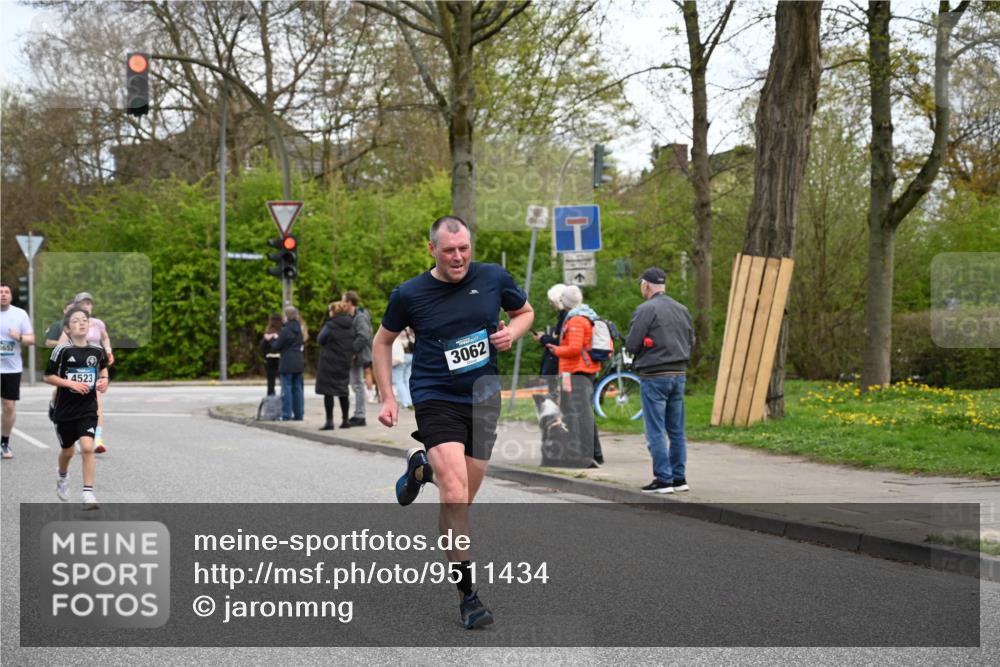 12.04.2026 - 45. Internationalen Wilhelmsburger Insellauf J. Mangold http://msf.ph/oto/9511434 12.04.2026 13:02:57 Ziel 2023, 5091, 5072, 5061, 4858, 5730, 4760, 5197, 5077, 5151, 4805, 4797, 4123, 4650, 5162, 4816, 3454, 3062, 4523, 2704, 4413, 5428, 2938, 5116, 4267, 2939, 5138, 3489, 3489, 5683, 5436, 3313, 5470, 4743, 4323, 3962, 3652, 3652, 2642, 4780, 5063, 2508, 5200, 5208, 4842, 2287, 4843, 4526 meine-sportfotos.de