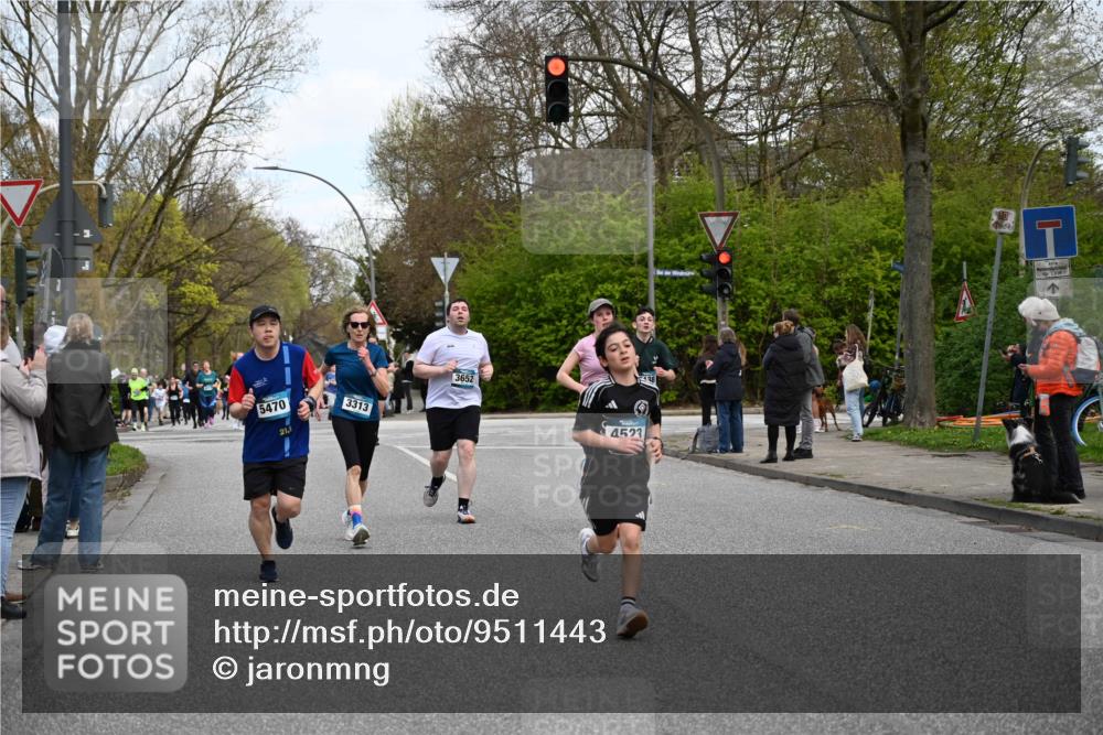 12.04.2026 - 45. Internationalen Wilhelmsburger Insellauf J. Mangold http://msf.ph/oto/9511443 12.04.2026 13:02:58 Ziel 5072, 5061, 4858, 5730, 4760, 5197, 5077, 5151, 4805, 4797, 4123, 4650, 5162, 4816, 3454, 3062, 4523, 2704, 4413, 5428, 2938, 5116, 4267, 2939, 5138, 3489, 5683, 5436, 3313, 5470, 4743, 4323, 3962, 3652, 2642, 4780, 5063, 2508, 5200, 5208, 4842, 2287, 4843, 4526, 5475, 2007, 3523 meine-sportfotos.de