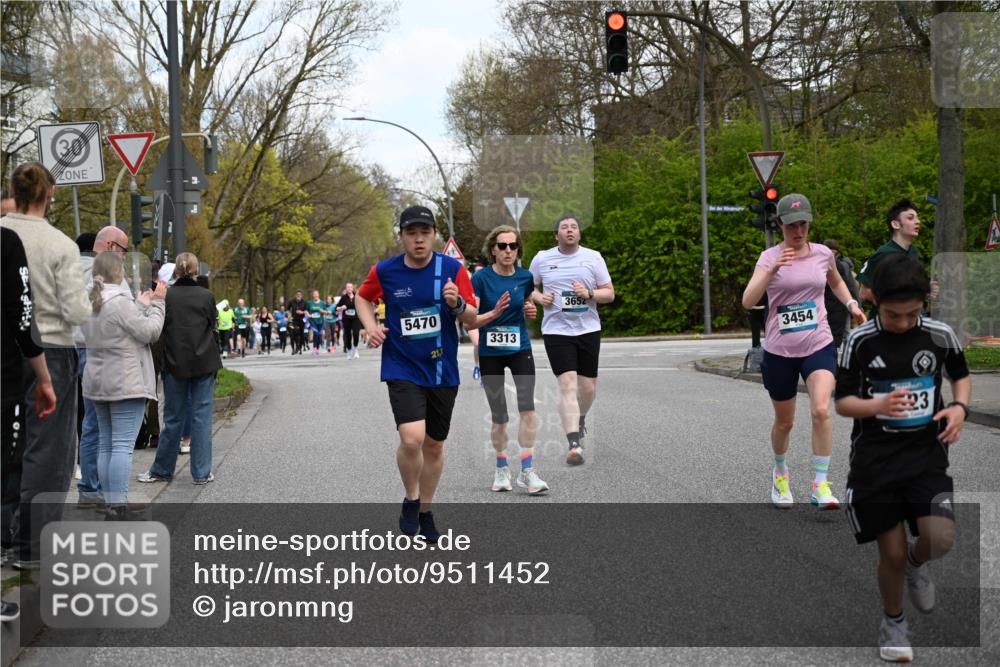12.04.2026 - 45. Internationalen Wilhelmsburger Insellauf J. Mangold http://msf.ph/oto/9511452 12.04.2026 13:02:59 Ziel 5072, 5061, 4858, 5730, 4760, 5197, 5077, 5151, 4805, 4797, 4123, 4650, 5162, 4816, 3454, 3062, 4523, 2704, 4413, 5428, 2938, 5116, 4267, 2939, 5138, 3489, 5683, 5683, 5436, 3313, 5470, 4743, 4323, 3962, 3652, 2642, 4780, 5063, 2508, 5200, 5208, 4842, 2287, 4843, 4526, 5475, 2007, 3523 meine-sportfotos.de
