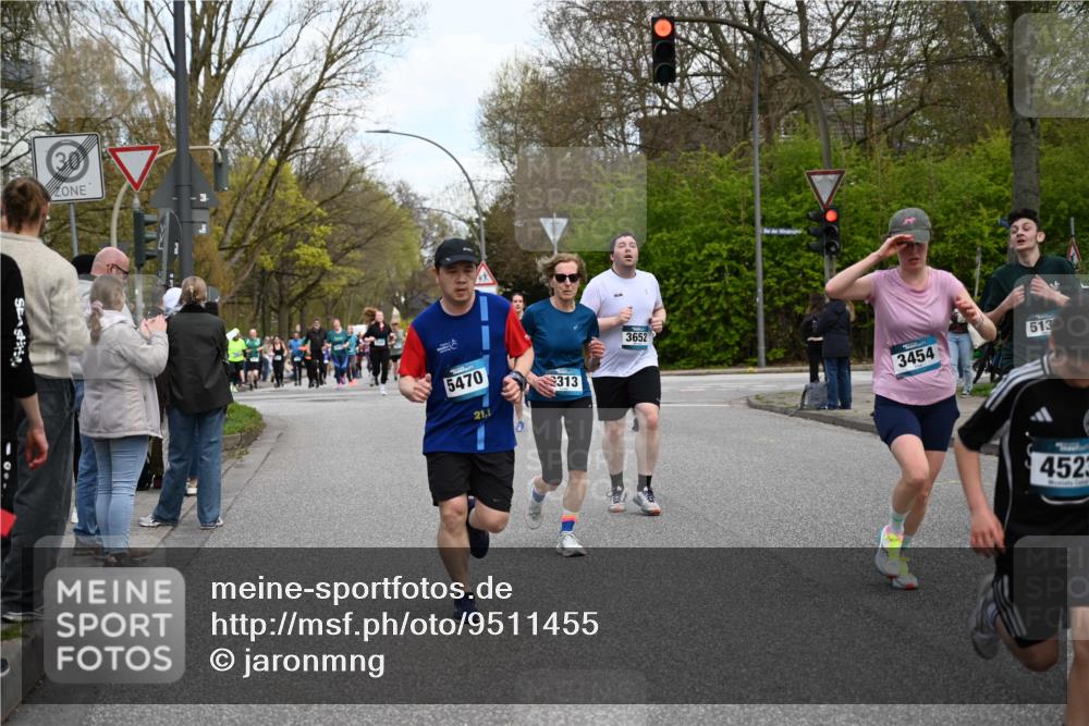 12.04.2026 - 45. Internationalen Wilhelmsburger Insellauf J. Mangold http://msf.ph/oto/9511455 12.04.2026 13:02:59 Ziel 5072, 5061, 4858, 5730, 4760, 5197, 5077, 5151, 4805, 4797, 4123, 4650, 5162, 4816, 3454, 3062, 4523, 2704, 4413, 5428, 2938, 5116, 4267, 2939, 5138, 3489, 5683, 5683, 5436, 3313, 5470, 4743, 4323, 3962, 3652, 2642, 4780, 5063, 2508, 5200, 5208, 4842, 2287, 4843, 4526, 5475, 2007, 3523 meine-sportfotos.de