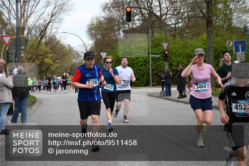 12.04.2026 - 45. Internationalen Wilhelmsburger Insellauf J. Mangold http://msf.ph/oto/9511458 12.04.2026 13:03:00 Ziel 5061, 4858, 5730, 4760, 5197, 5077, 5151, 4805, 4797, 4123, 4650, 5162, 4816, 3454, 3062, 4523, 2704, 4413, 5428, 2938, 5116, 4267, 2939, 5138, 3489, 5683, 5436, 3313, 5470, 4743, 4323, 3962, 3652, 2642, 4780, 5063, 2508, 5200, 5208, 4842, 2287, 4843, 4526, 5475, 2007, 3523, 4217, 5433 meine-sportfotos.de