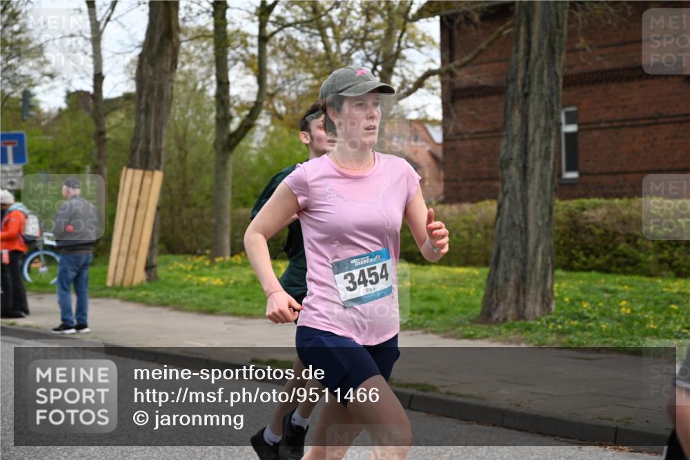 12.04.2026 - 45. Internationalen Wilhelmsburger Insellauf J. Mangold http://msf.ph/oto/9511466 12.04.2026 13:03:01 Ziel 5061, 4858, 5730, 4760, 5197, 5077, 5151, 4805, 4797, 4123, 4650, 5162, 4816, 3454, 3062, 4523, 2704, 4413, 5428, 2938, 5116, 4267, 2939, 5138, 3489, 5683, 5436, 3313, 5470, 4743, 4323, 3962, 3652, 2642, 2642, 4780, 5063, 2508, 5200, 5208, 4842, 2287, 4843, 4526, 5475, 2007, 3523, 4217, 5433, 5430, 5105 meine-sportfotos.de