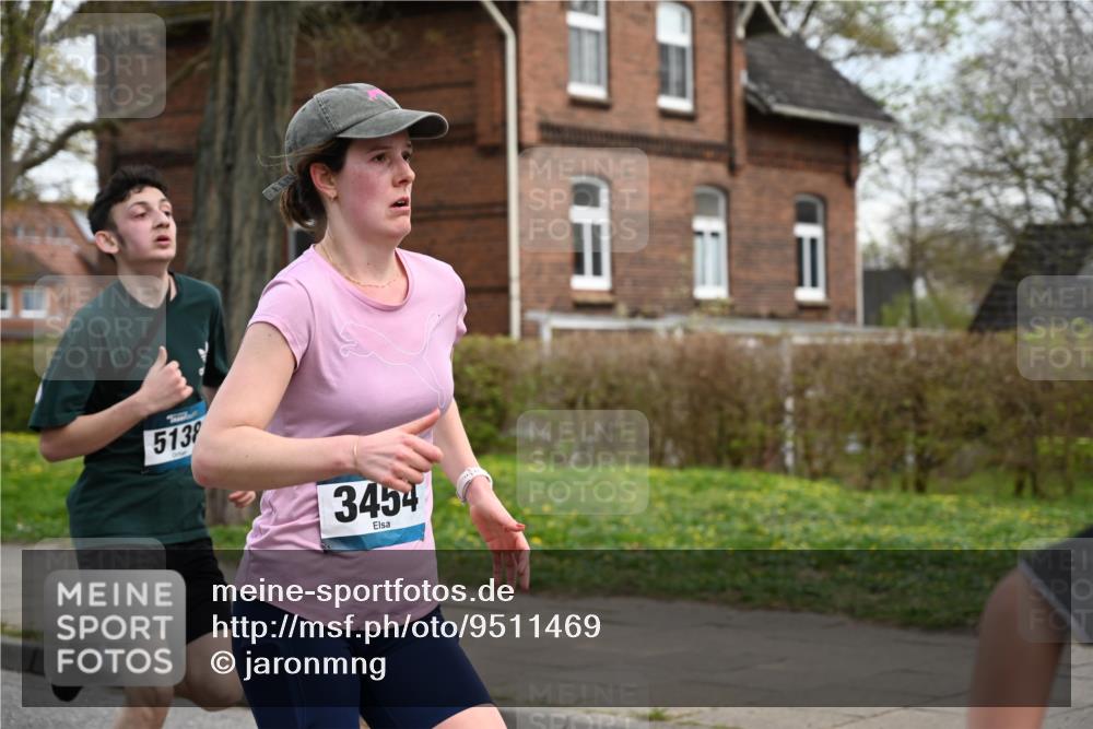 12.04.2026 - 45. Internationalen Wilhelmsburger Insellauf J. Mangold http://msf.ph/oto/9511469 12.04.2026 13:03:01 Ziel 5061, 4858, 5730, 4760, 5197, 5077, 5151, 4805, 4797, 4123, 4650, 5162, 4816, 3454, 3062, 4523, 2704, 4413, 5428, 2938, 5116, 4267, 2939, 5138, 3489, 5683, 5436, 3313, 5470, 4743, 4323, 3962, 3652, 2642, 2642, 4780, 5063, 2508, 5200, 5208, 4842, 2287, 4843, 4526, 5475, 2007, 3523, 4217, 5433, 5430, 5105 meine-sportfotos.de