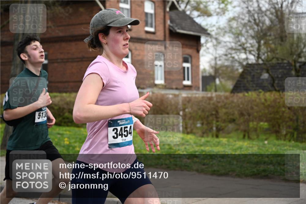 12.04.2026 - 45. Internationalen Wilhelmsburger Insellauf J. Mangold http://msf.ph/oto/9511470 12.04.2026 13:03:01 Ziel 5061, 4858, 5730, 4760, 5197, 5077, 5151, 4805, 4797, 4123, 4650, 5162, 4816, 3454, 3062, 4523, 2704, 4413, 5428, 2938, 5116, 4267, 2939, 5138, 3489, 5683, 5436, 3313, 5470, 4743, 4323, 3962, 3652, 2642, 2642, 4780, 5063, 2508, 5200, 5208, 4842, 2287, 4843, 4526, 5475, 2007, 3523, 4217, 5433, 5430, 5105 meine-sportfotos.de