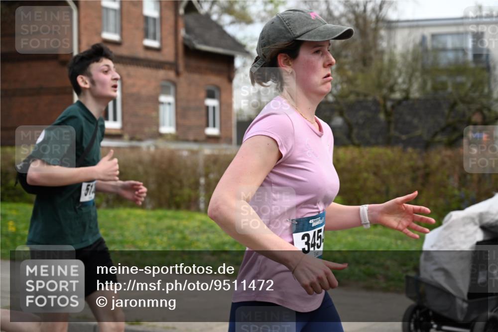12.04.2026 - 45. Internationalen Wilhelmsburger Insellauf J. Mangold http://msf.ph/oto/9511472 12.04.2026 13:03:01 Ziel 5061, 4858, 5730, 4760, 5197, 5077, 5151, 4805, 4797, 4123, 4650, 5162, 4816, 3454, 3062, 4523, 2704, 4413, 5428, 2938, 5116, 4267, 2939, 5138, 3489, 5683, 5436, 3313, 5470, 4743, 4323, 3962, 3652, 2642, 2642, 4780, 5063, 2508, 5200, 5208, 4842, 2287, 4843, 4526, 5475, 2007, 3523, 4217, 5433, 5430, 5105 meine-sportfotos.de